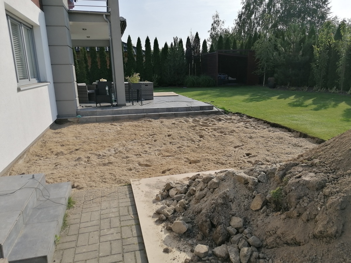 dobudowa tarasu do domu zgodnie z przepisami.jpg